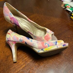 Women’s floral heels
